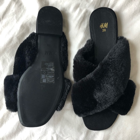 •SOLD•H&M faux fur black sandals - Picture 2 of 2